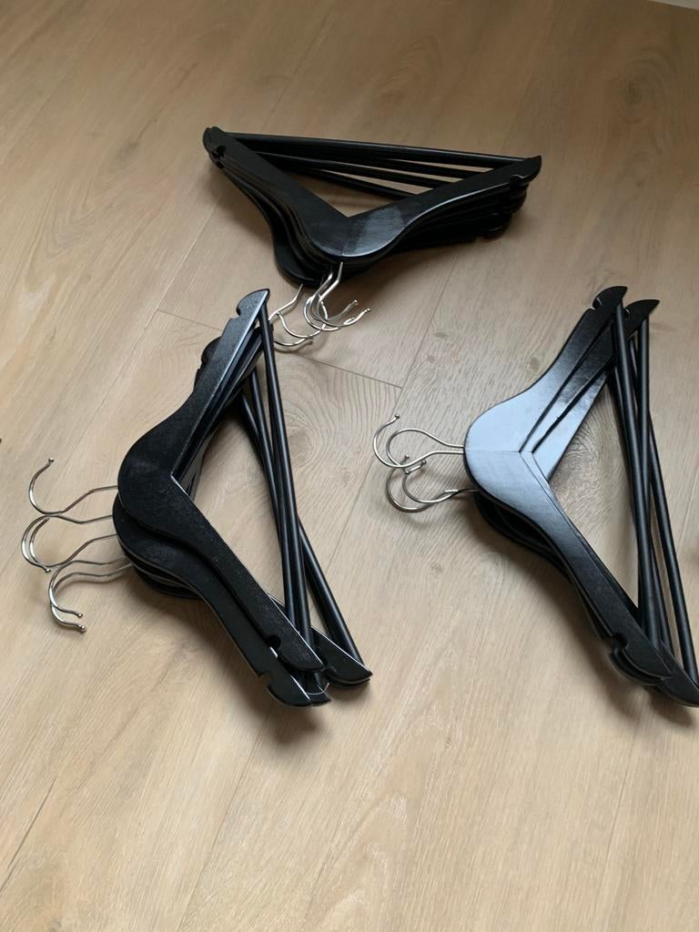 Massief houten Kledinghangers baby kind Zwart 19x ZGAN, Kleding | Dames, Kledinghangers, Ophalen of Verzenden, Zo goed als nieuw