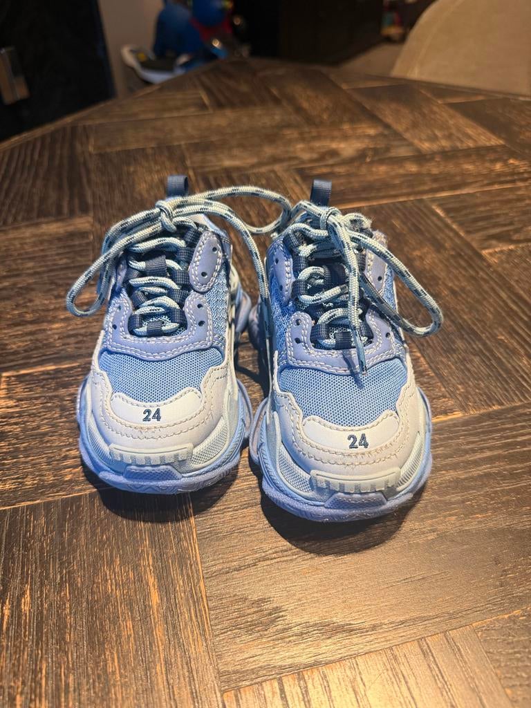Balenciaga kinder sneakers maat 24, Ophalen of Verzenden, Zo goed als nieuw, Jongen of Meisje, Sportschoenen