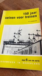 Boek treinen Nederlandse spoorwegen seinen, Verzamelen, Spoorwegen en Tramwegen, Ophalen of Verzenden, Zo goed als nieuw, Trein