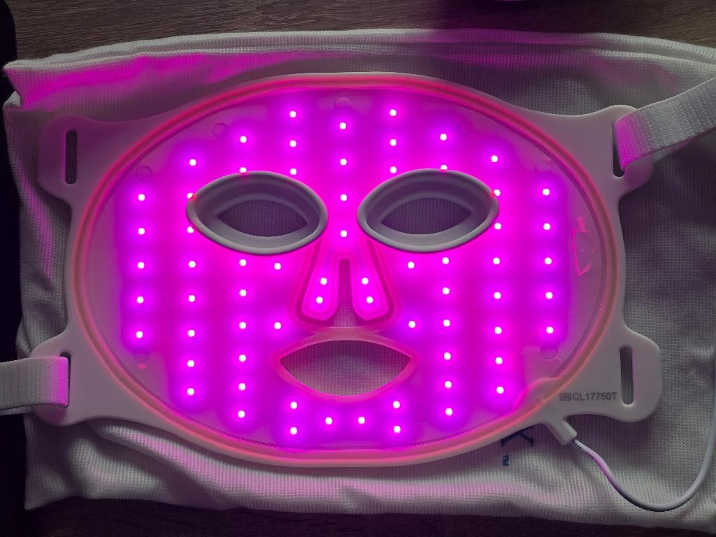 Omnilux Clear LED Face mask, Sieraden, Tassen en Uiterlijk, Uiterlijk | Gezichtsverzorging, Ophalen, Zo goed als nieuw, Gehele gezicht