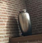 2 metalen vazen, Ophalen, Overige materialen, Gebruikt, Overige kleuren