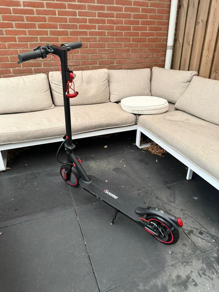 iScooter elektrische step – 25KM bereik – zo goed als nieuw, Fietsen en Brommers, Steps, Zo goed als nieuw, Elektrische step (E-scooter)
