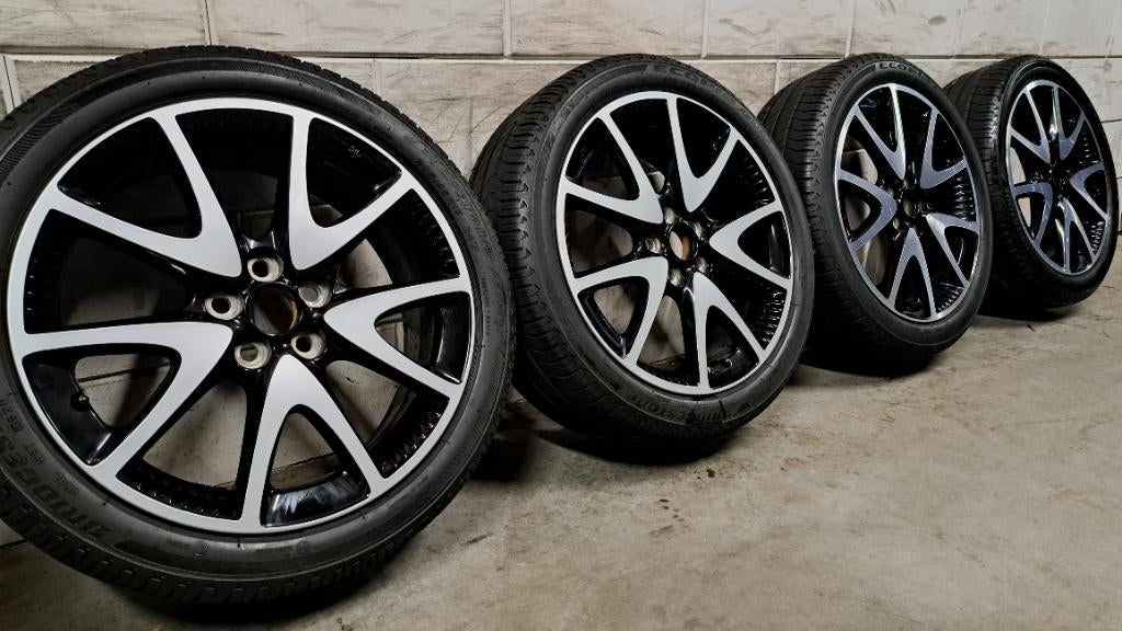 Bi-color orig. velgen Toyota Yaris Mazda 2 205/45/17, Auto-onderdelen, Banden en Velgen, Gebruikt, Banden en Velgen, 17 inch, Personenwagen
