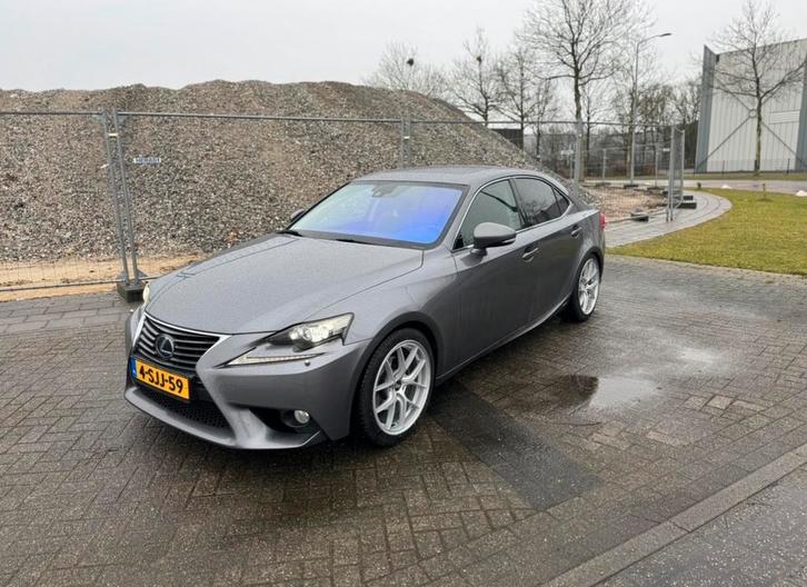 Lexus IS 300H 2.5 Hybrid CVT 2013 Grijs, Auto's, Lexus, Particulier, IS, ABS, Achteruitrijcamera, Adaptive Cruise Control, Airbags