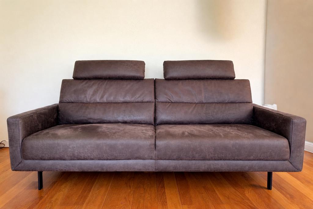 Zgan Prominent 3-persoons bruin suède lederen bank, Ophalen, Driepersoons, Zo goed als nieuw, 200 tot 250 cm