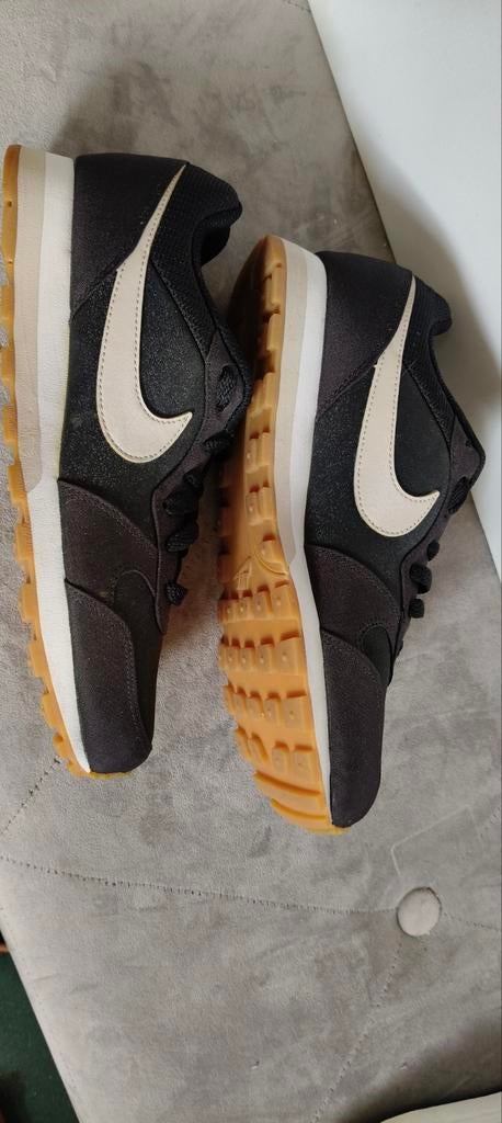 Nike WMNS MD Runner 2 Dames Sneakers - Zwart/Beige, Kleding | Dames, Verzenden, Zwart, Nike, Sneakers of Gympen