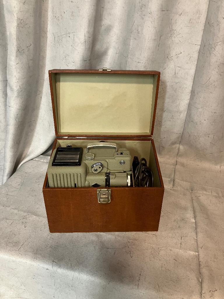 Eumig Film projector, Verzamelen, Fotografica en Filmapparatuur, Projector, 1960 tot 1980, Ophalen of Verzenden