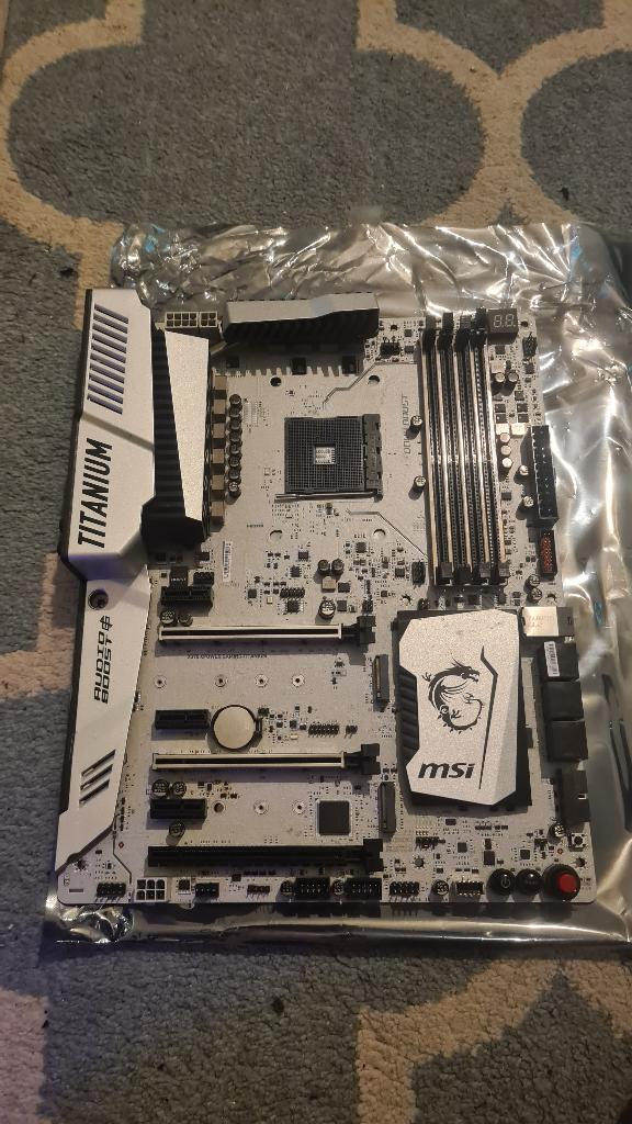 MSI X370 Titanium -- Defect, Computers en Software, Moederborden, Ophalen, DDR4, Socket AM4, ATX