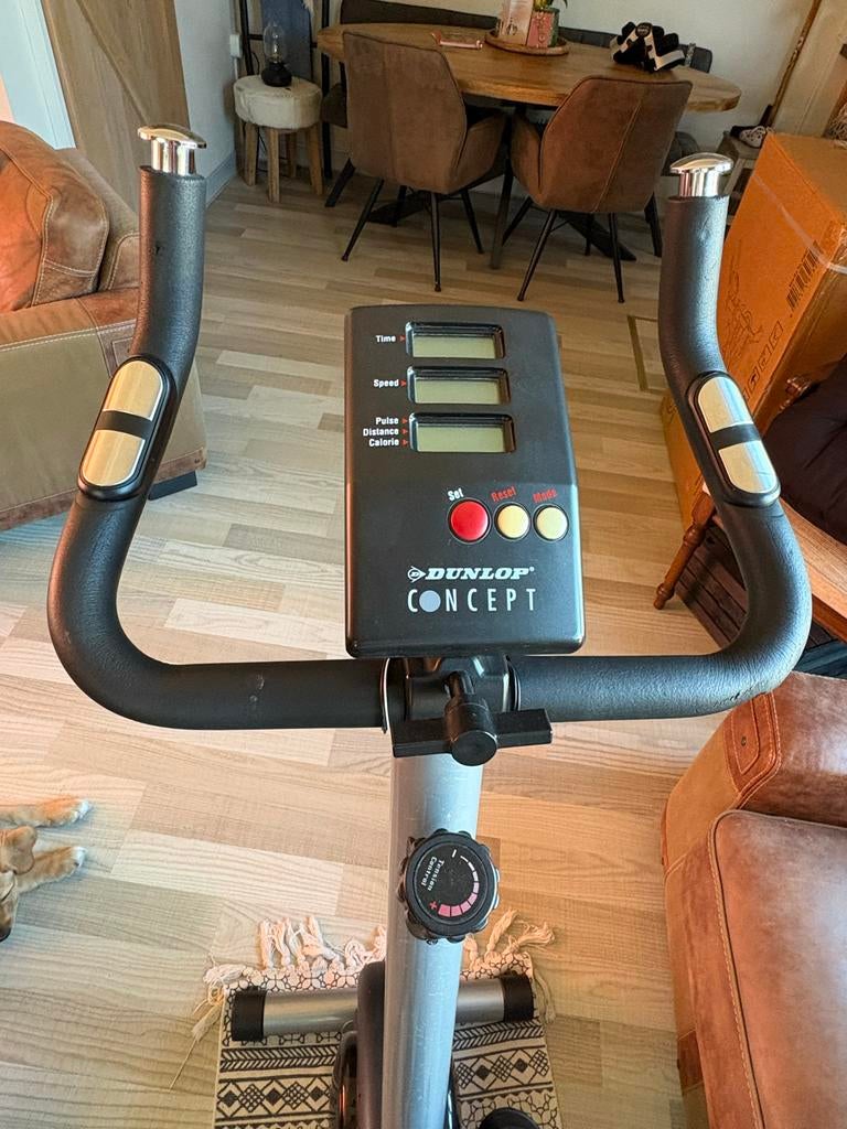 Dunlop Concept Hometrainer - Perfect voor Thuis Workouts, Sport en Fitness, Ophalen, Gebruikt, Metaal, Benen