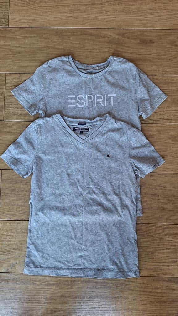 2x grijze t-shirts (Tommy hilfiger & Esprit) maat 128, Kinderen en Baby's, Kinderkleding | Maat 128, Ophalen of Verzenden, Tommy Hilfiger