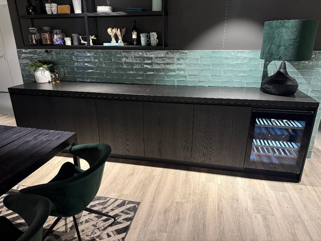 Mooi luxe dressoir mét Miele wijnkoeler met 2 zones. €3950,-, Ophalen, Zo goed als nieuw, 50 tot 75 cm, 200 cm of meer