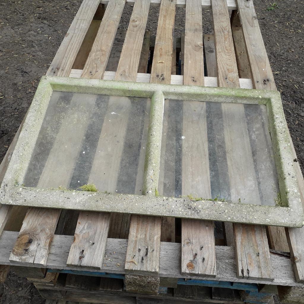 Antieke betonnen boerderij stal klapraam is beschadigd, Ophalen, Gebruikt, Minder dan 80 cm, Minder dan 80 cm