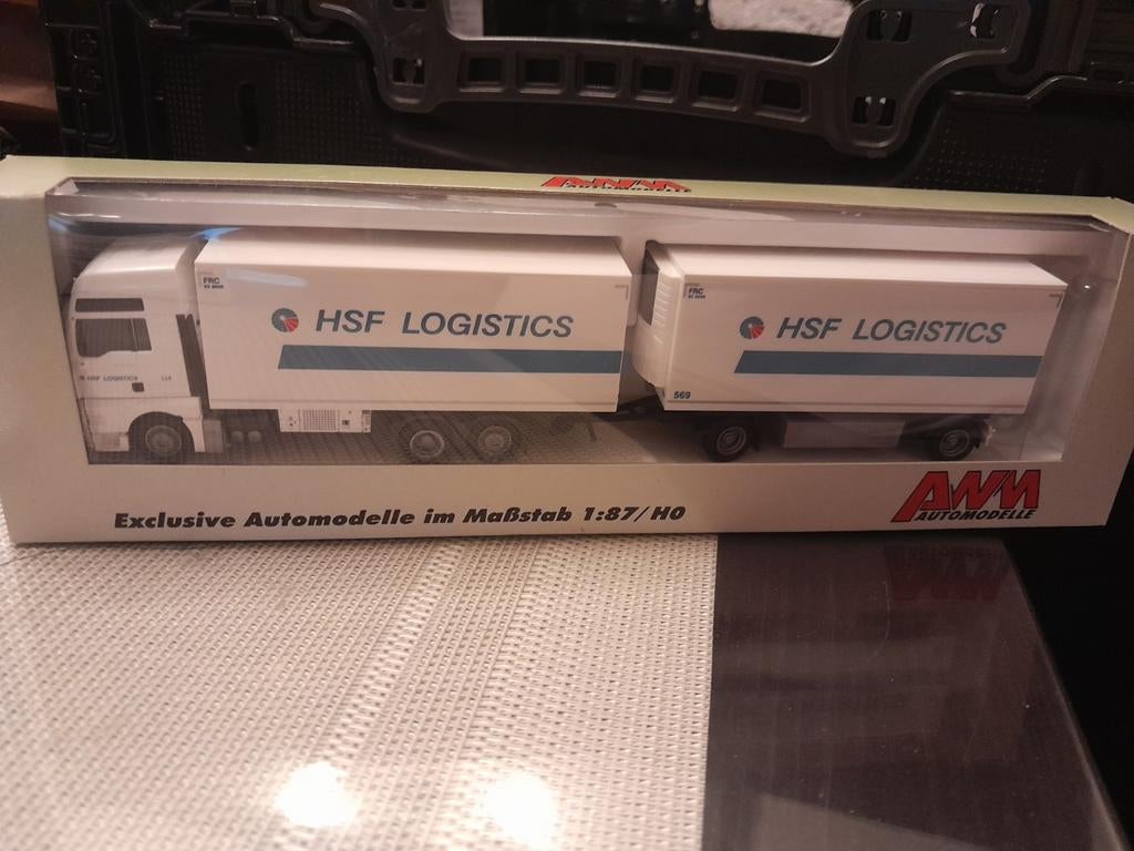 Hsf logistics, Hobby en Vrije tijd, Modelauto's | 1:87, Ophalen of Verzenden, Bus of Vrachtwagen