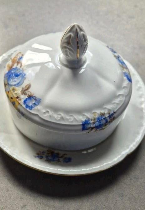 Porseleinen botervloot met blauwe bloemen, Ophalen of Verzenden