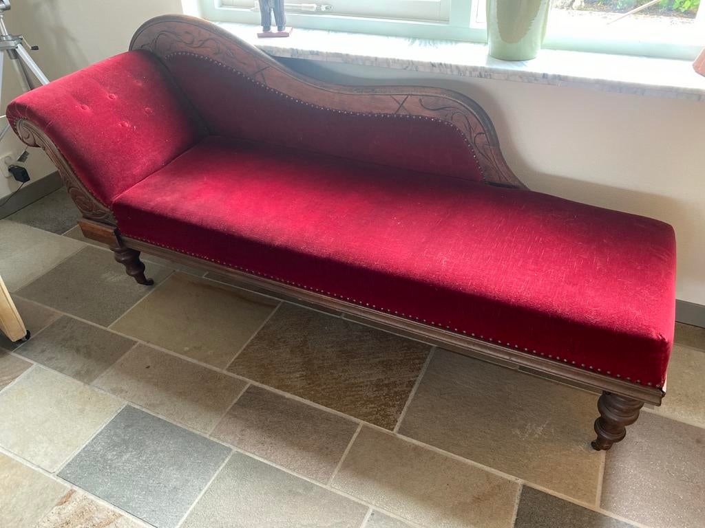 Antieke Bordeaux Rode Chaise Longue - Elegante Sofa, Ophalen