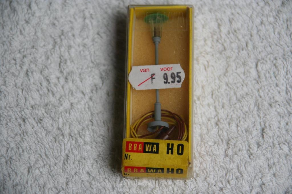 Brawa 509 HO lantarenpaal grijs met groene hoed, Hobby en Vrije tijd, Overige merken, Gelijkstroom of Wisselstroom, Overige typen