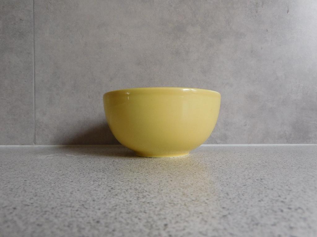 Kom 13x6 cm. Geel Teema Arabia Finland, Keramiek, Ophalen of Verzenden, Zo goed als nieuw, Kom(men)