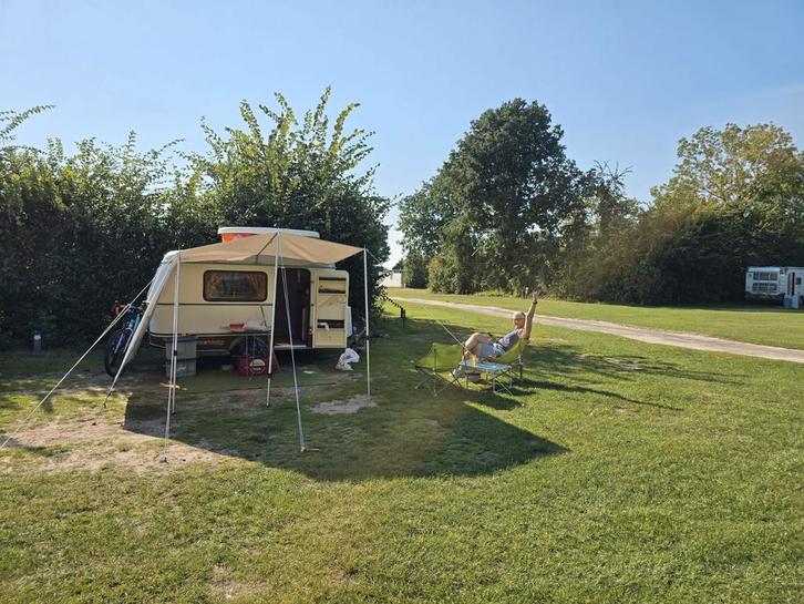 Eriba Puck 1980, Caravans en Kamperen, Caravans, Particulier, tot en met 2, 500 - 750 kg, Standaardzit, Eriba, Lengtebed, Omvormbare zithoek