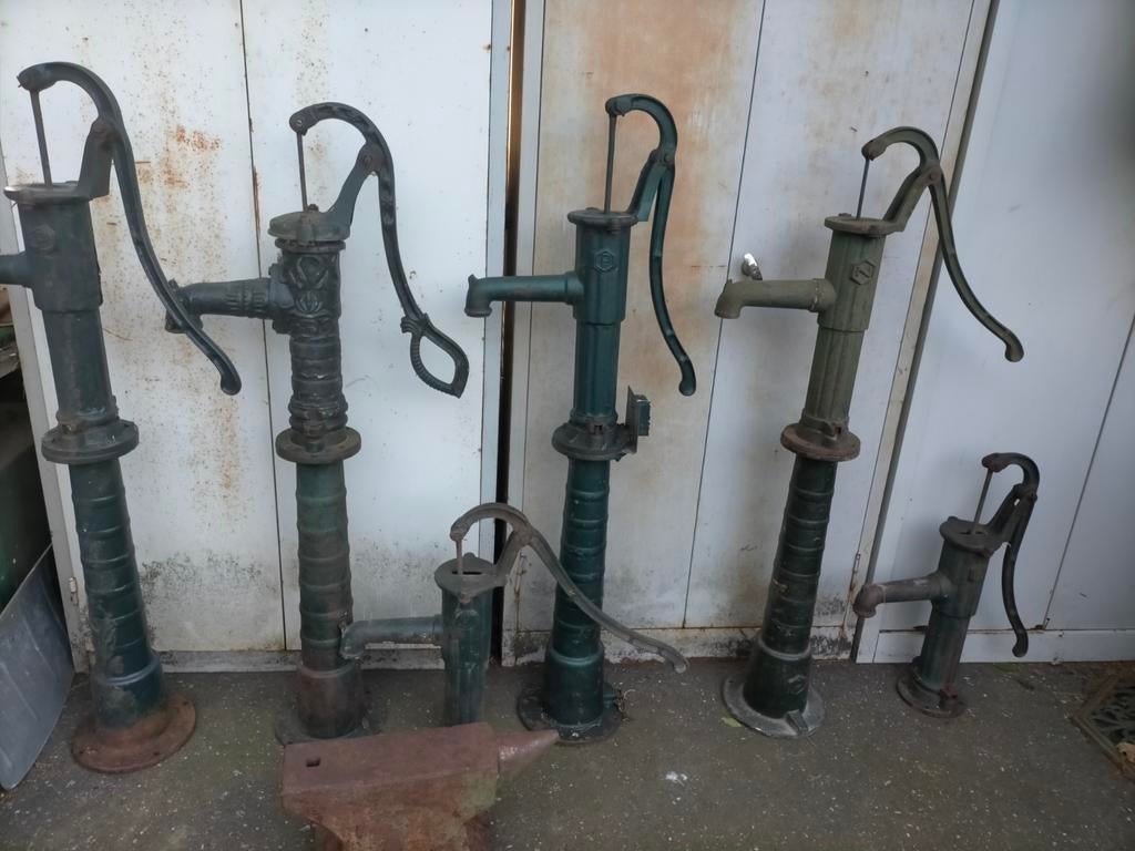 Antieke gietijzeren waterpompen - diverse modellen, Ophalen