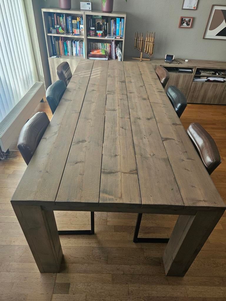 Eetkamer tafel 250 meter lang, Ophalen