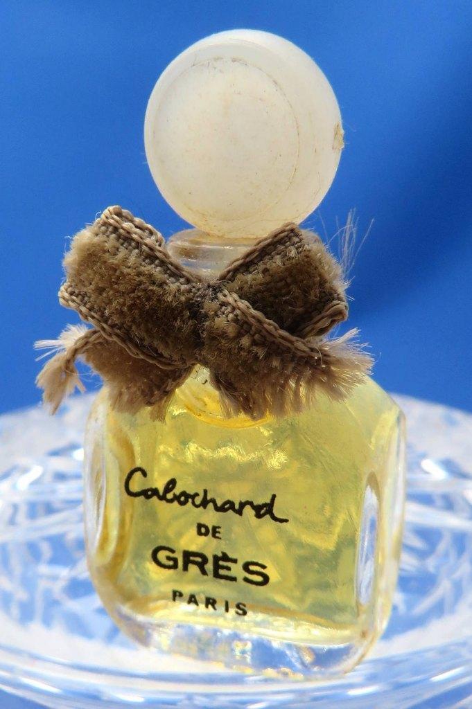 Mini - GRES - Cabochard - 1,8ml - p - 3,8cm, Verzamelen, Parfumverzamelingen, Gebruikt, Miniatuur, Gevuld, Ophalen of Verzenden