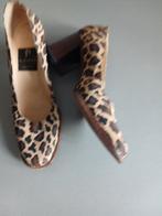 Damesschoenen M40, Schoenen met lage hakken, Beige, Ophalen of Verzenden, Zo goed als nieuw