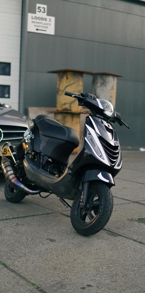 Brom zip 183cc, Fietsen en Brommers, Scooters | Piaggio, Ophalen of Verzenden