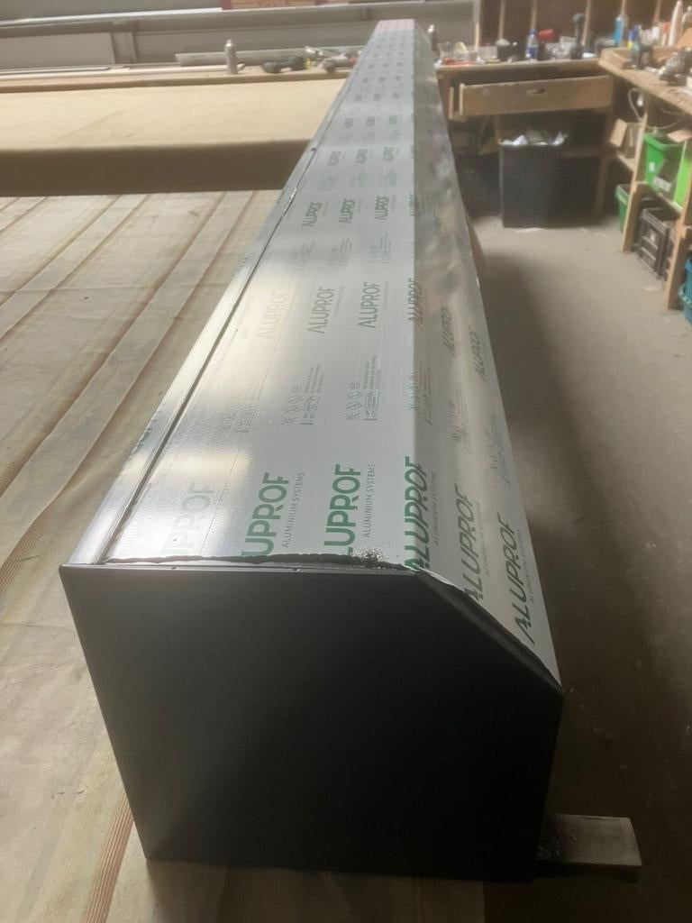 Roldeur,luik,garage extra sterk 416.5cm br x 250cmh, Doe-het-zelf en Verbouw, Rolluiken, Ophalen, Overige kleuren, 200 cm of meer