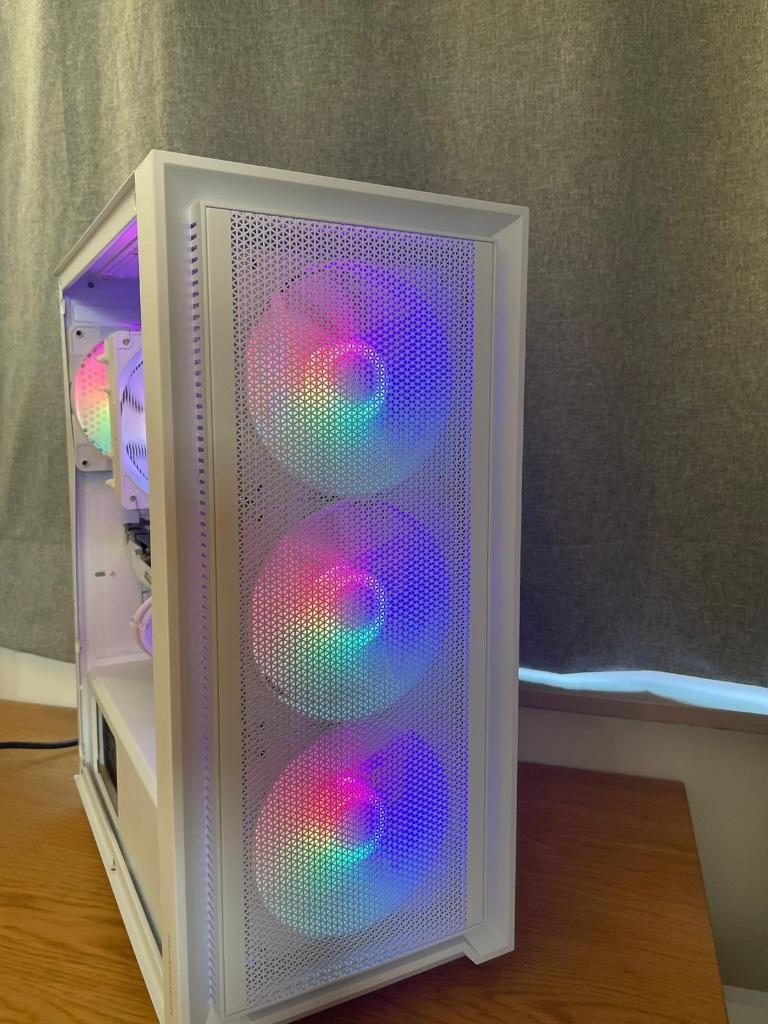 Witte game PC (hobby built), Computers en Software, Desktop Pc's, Ophalen, Zelf gebouwde pc, Virtual Reality, Nieuw