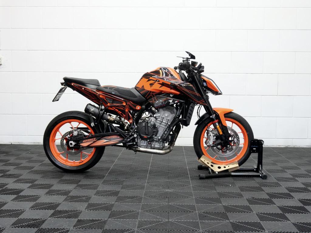 KTM 890 Duke GP ABS 1e Eigenaar - IX uitlaat - Fabrieksgaran, Meer dan 35 kW, Toermotor, KTM Sportmotorcycle Nederland, Sportuitlaat
