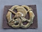 Oud baretembleem Genie pioniers (oogjes en grote Helm), Ophalen of Verzenden, Landmacht, Nederland, Embleem of Badge