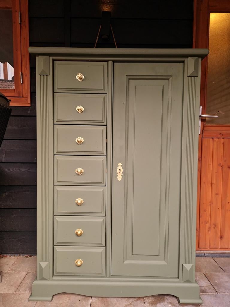 Prachtige meidenkast/spekkast, Ophalen, Zo goed als nieuw, 120 tot 170 cm