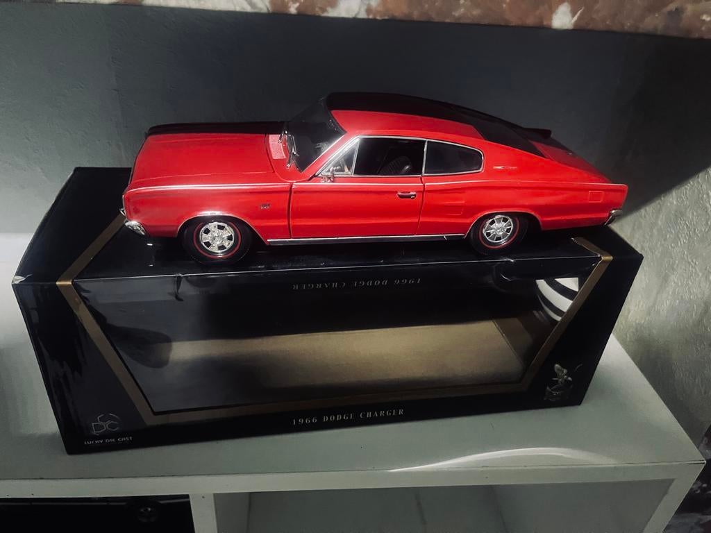 Dodge Charger 1966 1/18 Lucky Die Cast Modelauto, Verzenden, Zo goed als nieuw, Auto, Overige merken