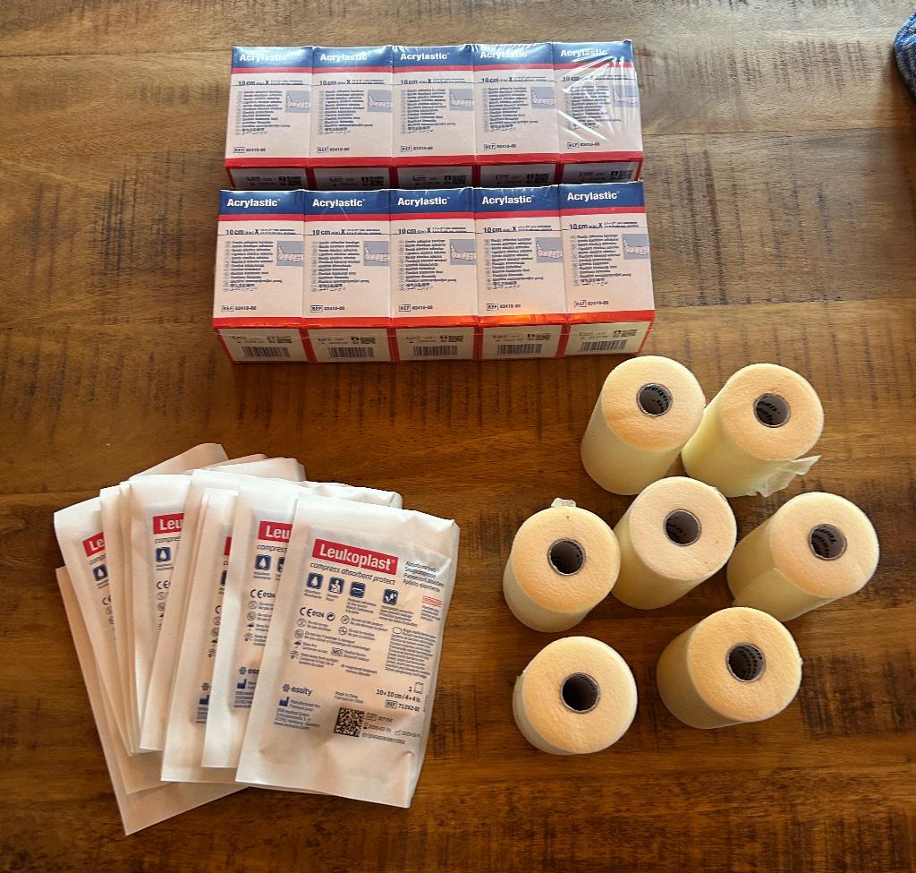 Medical Acrylastic + Tensoban underwrap + Leukoplast compres, Ophalen of Verzenden, Nieuw