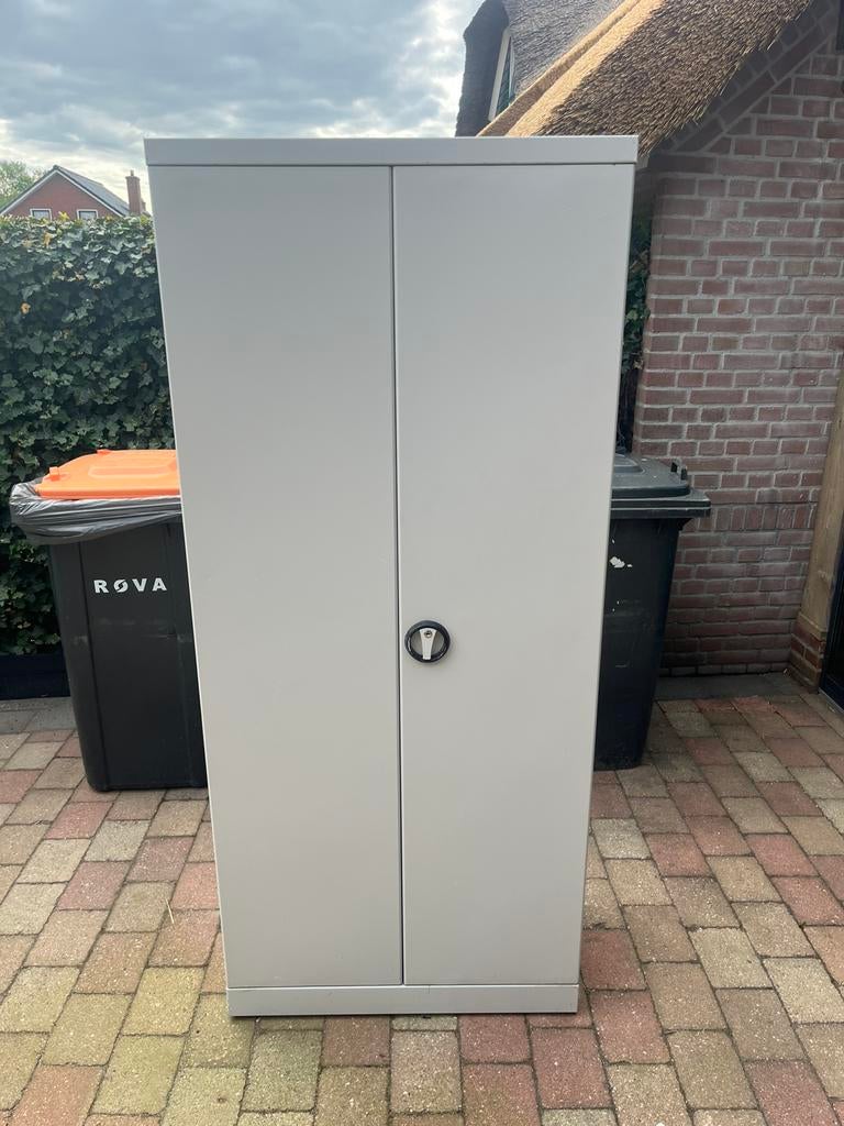 Nette stalen garage/werkplaats kast, Ophalen, Gebruikt, Meerdere deuren, 50 tot 100 cm