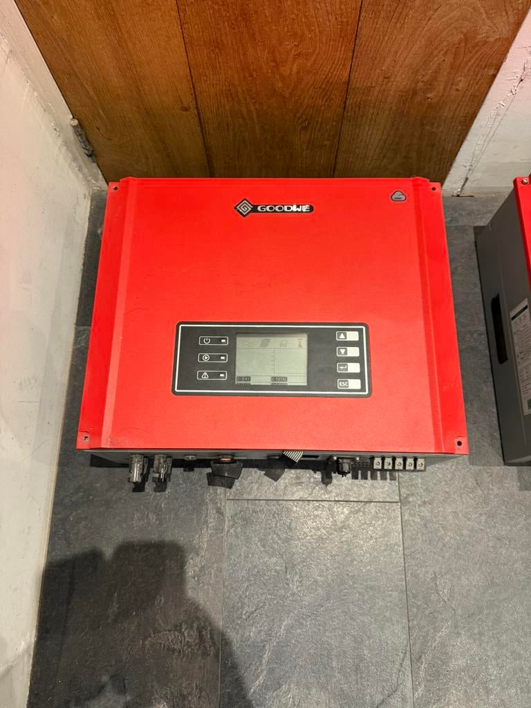 2x GoodWe GW5000-DT 3-fase omvormer voor zonnepanelen, Ophalen, Gebruikt