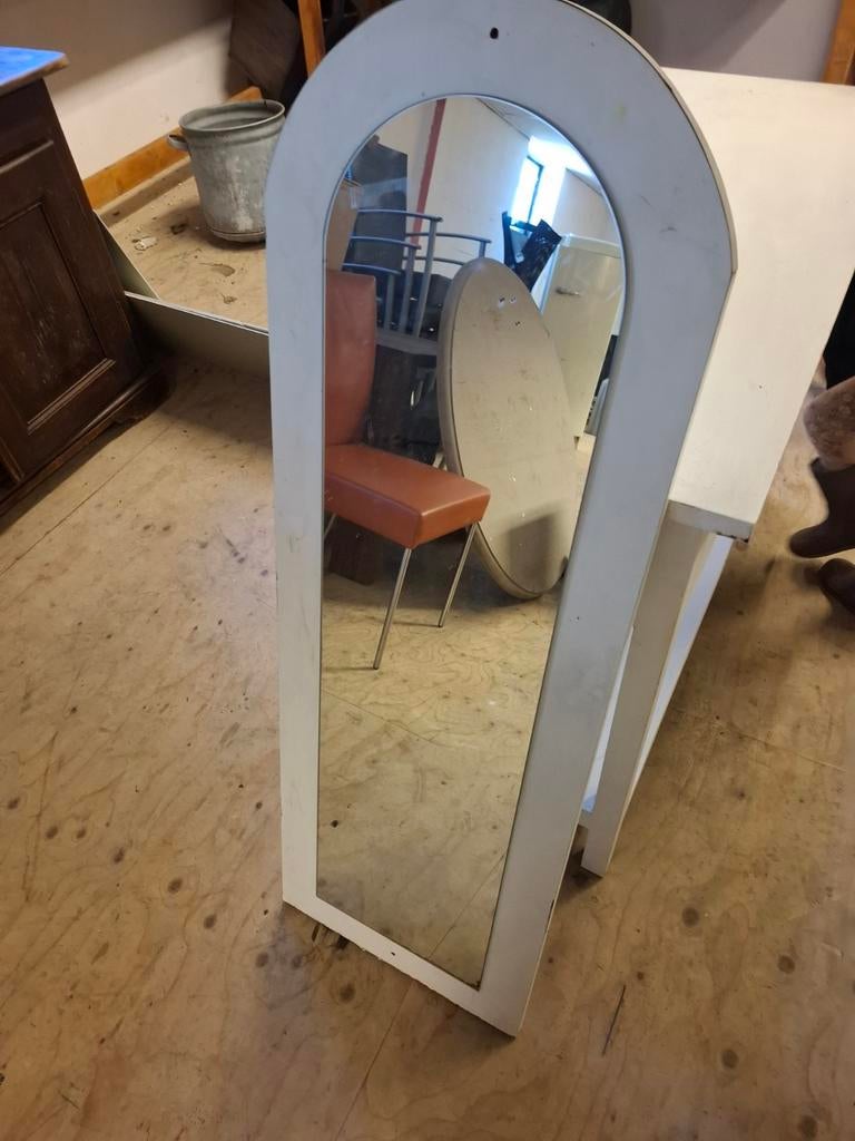 Witte boog spiegel, staand of hangend, Huis en Inrichting, Woonaccessoires | Spiegels, Ophalen, Gebruikt, Overige vormen, 150 tot 200 cm