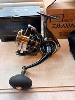 Daiwa Saltiga 10000H ‘25 nieuw!, Ophalen of Verzenden, Nieuw, Molen