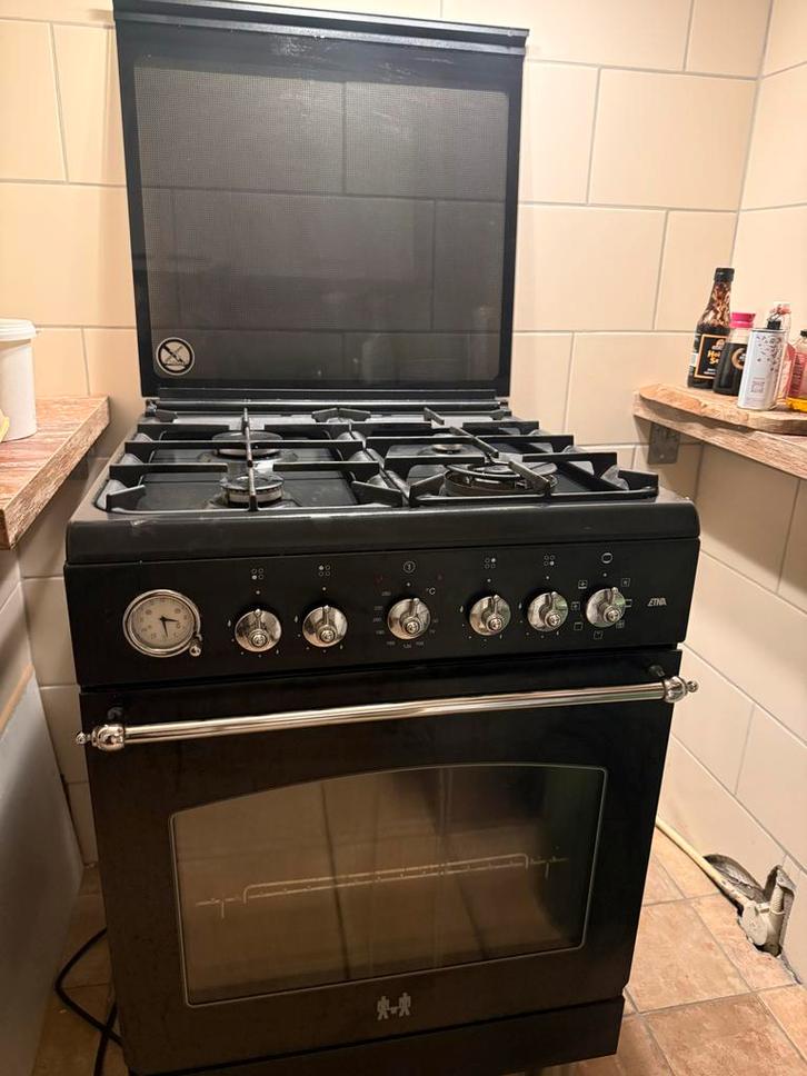 Etna Gasfornuis met Oven - Zwart, Witgoed en Apparatuur, Fornuizen, Gebruikt, Vrijstaand, Gas, 4 kookzones, 85 tot 90 cm, 60 cm of meer