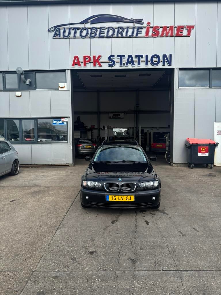 BMW 3-Serie 1.8 I 316 Touring 2003 Zwart, Auto's, BMW, 1250 kg, Zwart, 4 cilinders, 1796 cc