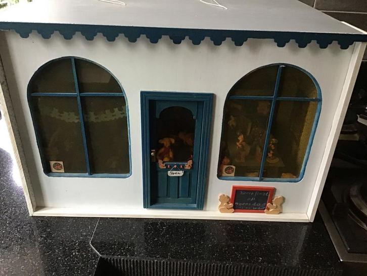 Uniek Poppenhuis: berenwinkel  met of zonder inhoud, Verzamelen, Poppenhuizen en Toebehoren, Zo goed als nieuw, Poppenhuis, Ophalen of Verzenden