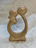 Abstract beeldje van kussend paar - Natuursteen, Ophalen of Verzenden