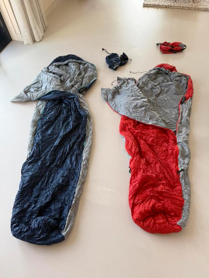 2 slaapzakken lichtgewicht decathlon forclaz, Caravans en Kamperen, Slaapzakken, Gebruikt, Ophalen of Verzenden