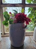 Mooie Brynz vaas met zijden boeketje., Overige kleuren, Ophalen of Verzenden, Minder dan 50 cm, Glas