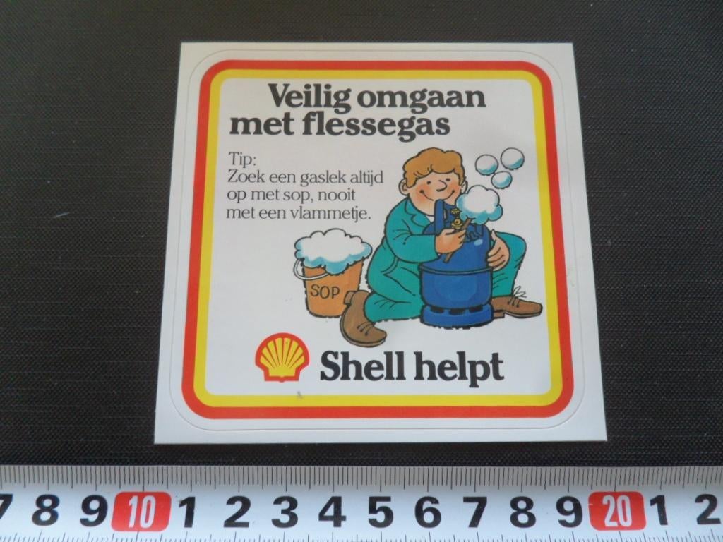sticker SHELL helpt veilig omgaan met flessegas strip 027, Verzamelen, Stickers, Ophalen, Zo goed als nieuw
