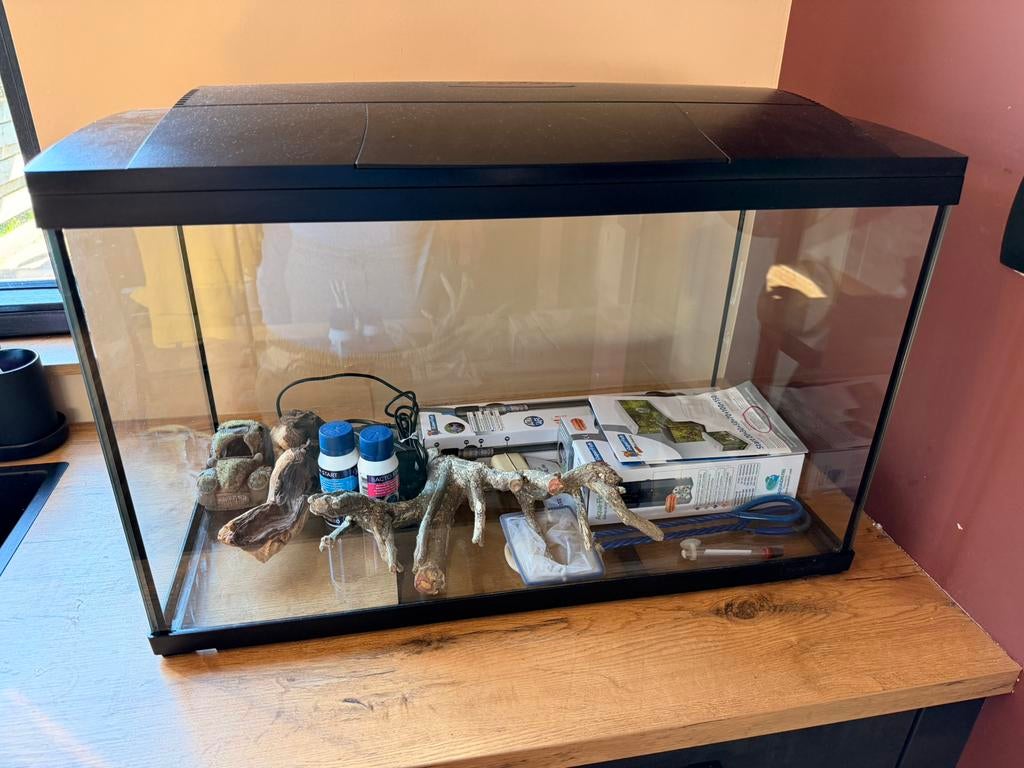 Aquarium 100L compleet met accessoires, Dieren en Toebehoren, Ophalen, Zo goed als nieuw, Leeg aquarium