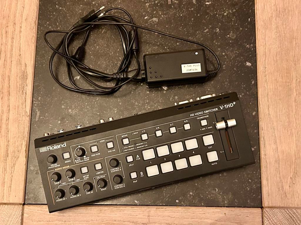 Roland V-1HD+, Ophalen of Verzenden, Gebruikt, Video
