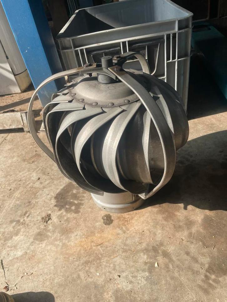 Gebruikte dakventilator roterende schoorsteen 15 cm diameter, Doe-het-zelf en Verbouw, Ventilatie en Afzuiging, Gebruikt, Ventilator en Afzuiger
