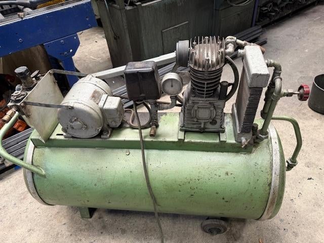 Compressor, Doe-het-zelf en Verbouw, Compressors, Gebruikt, Ophalen of Verzenden, 200 tot 400 liter/min, 6 tot 10 bar