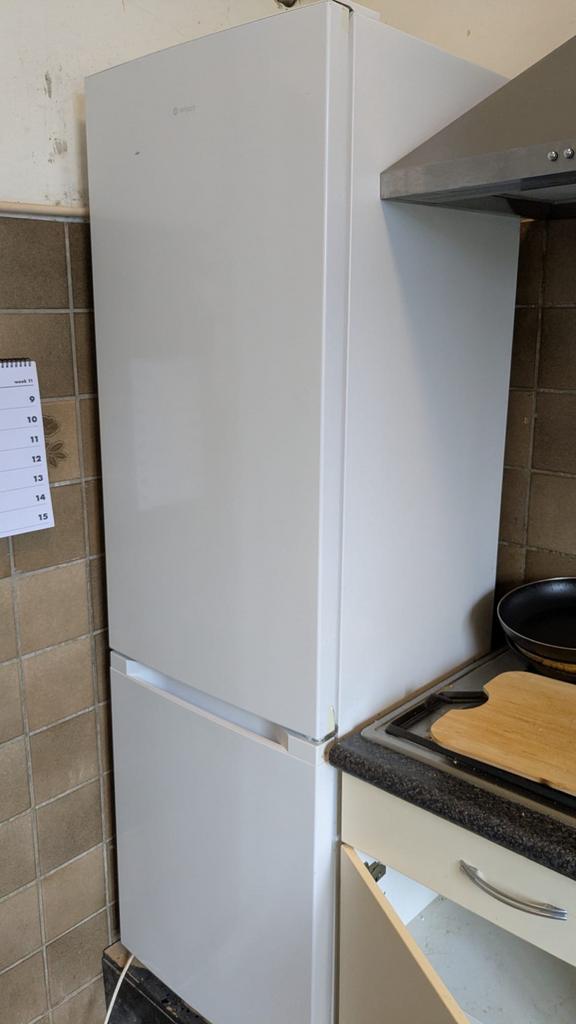 Veripart VPKVC176W Koelkast, Ophalen, 150 tot 200 liter, Gebruikt, Met aparte vriezer